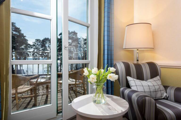 2-accommodation