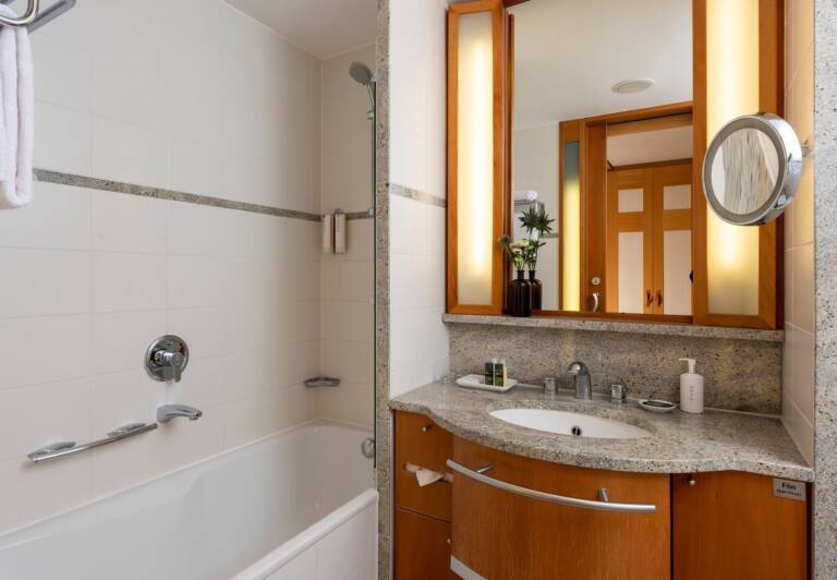 bathroom-0001_wide