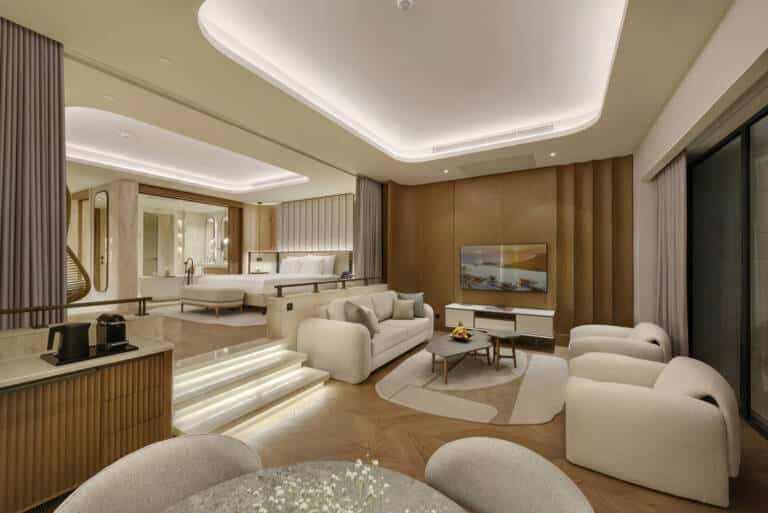 Regnum_The_Crown_Seascape_Suite (2)