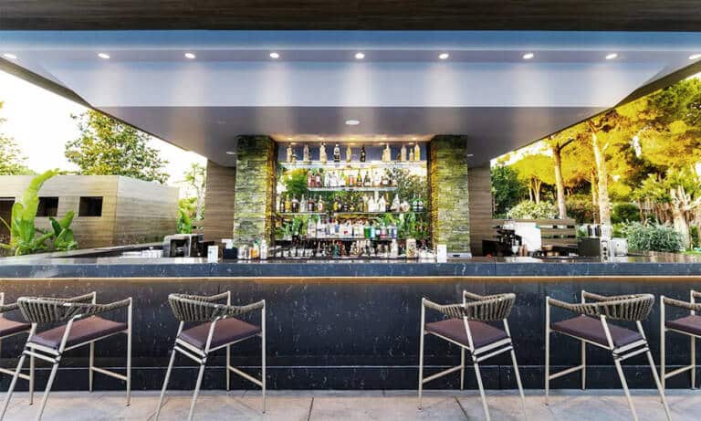gloria-serenity-resort-olivium-pool-bar-2